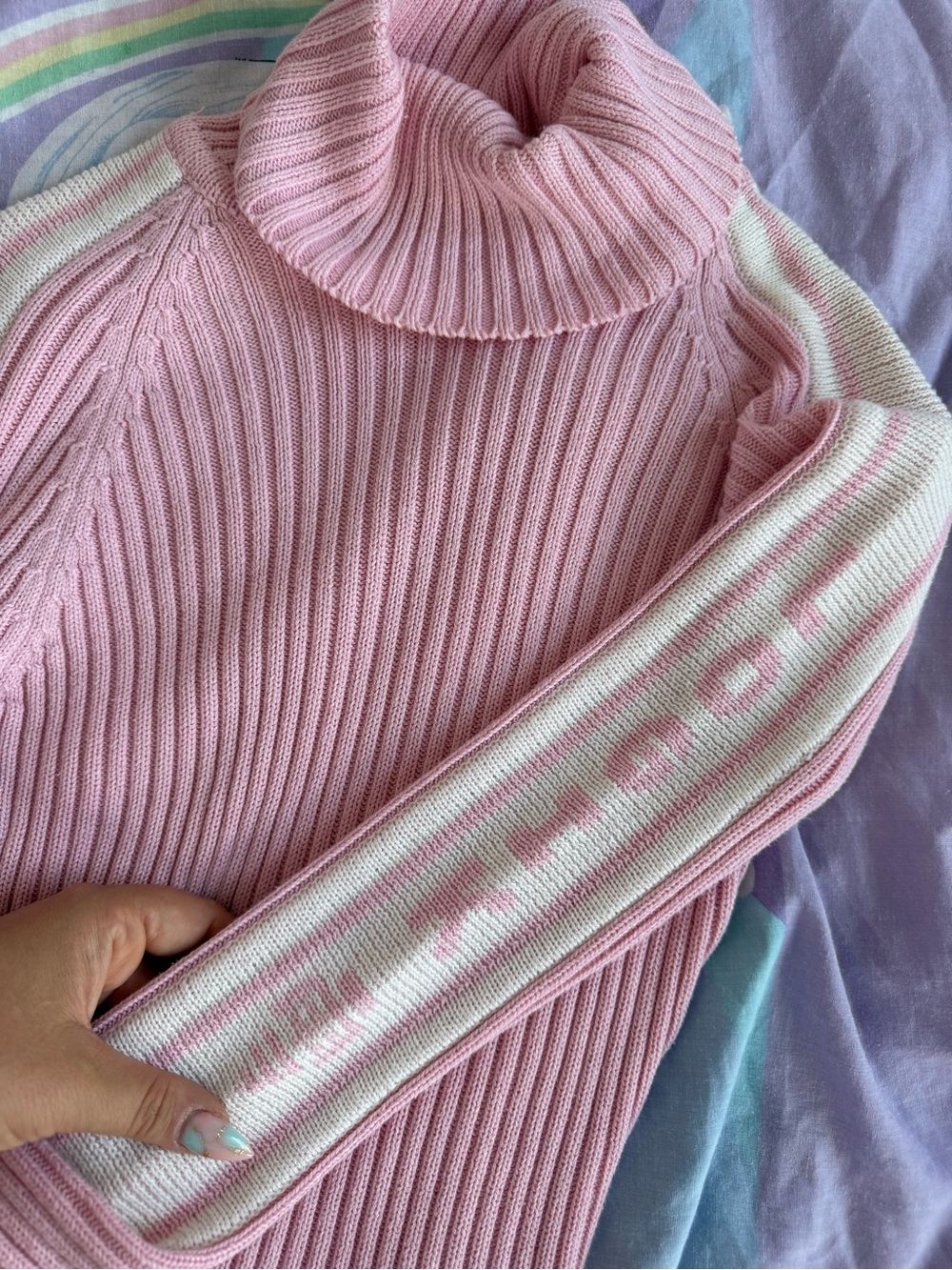 Y2K Logik Soft Pink Ribbed Turtleneck Sweater with Contrast Sleeve Detail